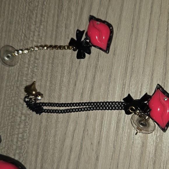 Betsy Johnson lips set earrings necklace - Picture 2 of 5